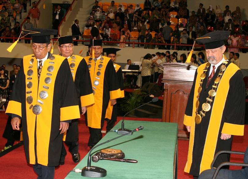 Unjuang ’45 Wujudkan Pengabdian Membangun Anak Bangsa Melalui Wisuda