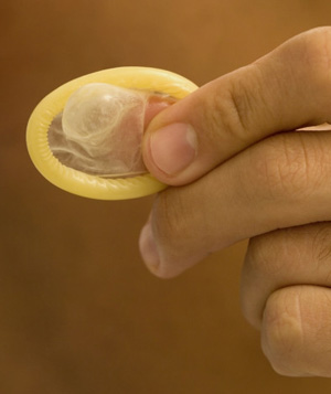 Kondom, Penjinak Bom Waktu AIDS