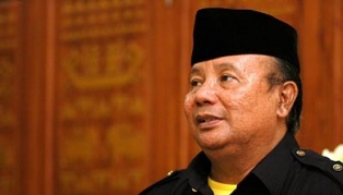Korupsi & Divonis 15 Tahun, Mantan Bupati Lampung Timur Satono Kabur