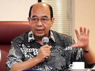 Harry Azhar Azis : Menteri Keuangan Seharusnya Jadi Tersangka Hambalang