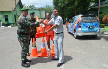 Bantuan Sarana Penanggulangan Kecelakaan Jasa Raharja Sulteng ke TNI