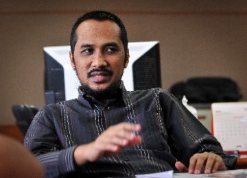 Eks Caleg NasDem Mengaku Ambil Foto Samad dengan Wanita Cantik di Hotel