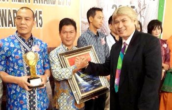 Pengusaha Muda dan Sukses Hery Ludong, Raih Penghargaan “The Prominent Figure Of The Indonesian Development  Awards 2015“