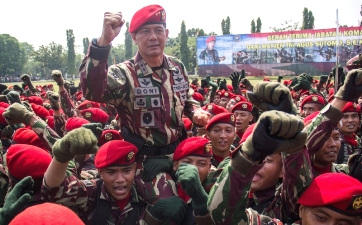 HUT Kopassus ke- 63, Tepuk Tangan Untuk Prabowo dan Doni Monardo