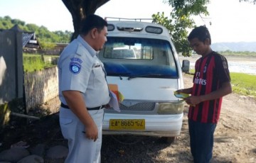 Jasa Raharja Sumbawa “Blusukan” Door To Door ke Para Pemilik Angkutan Umum