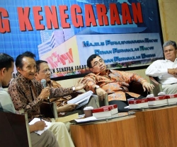 Dialog Kenegaraan DPD RI : Memaknai Sabda dan Dhawuh Sultan Yogyakarta