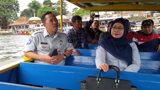 Life Buoy dan Life Jacket Dari Jasa Raharja Untuk Operator Situ Panjalu