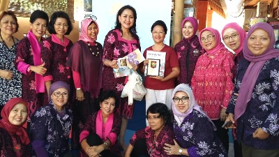 KOWANI Mengajak Masyarakat Teladani Bidan Lim di Ubud, Gianyar- Bali