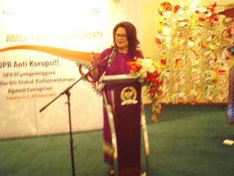 Hj. Dewie Yasin Limpo : Kinerja Presiden Jokowi Sudah Lumayan Bagus