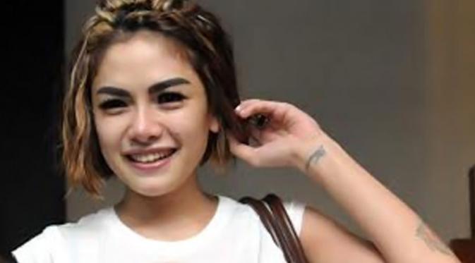 Aksi Polisi Menyamar dan Menangkap Prostitusi Artis Nikita Mirzani dan PR