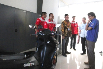 Tingkatkan Layanan ke Pelanggan, Telkom Pesan 5.000 Skuter Listrik ITS