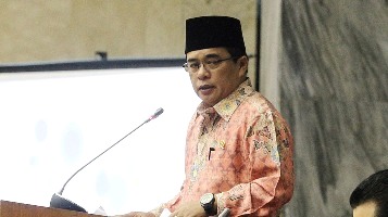 Ketua DPR : Husni Kamil Manik Gemar Membaca, Buku Apa Saja Dilahap