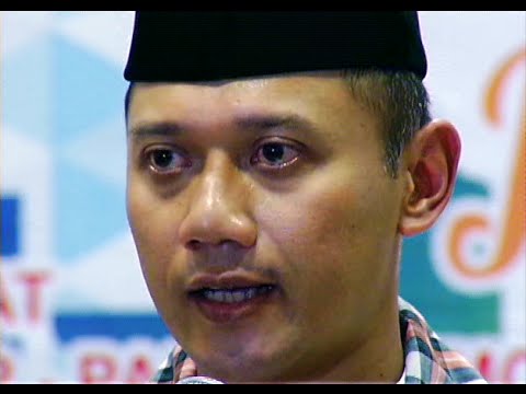 Cagub Agus Yudhoyono Merasa Keren Blusukan Pakai Baju Asli Betawi