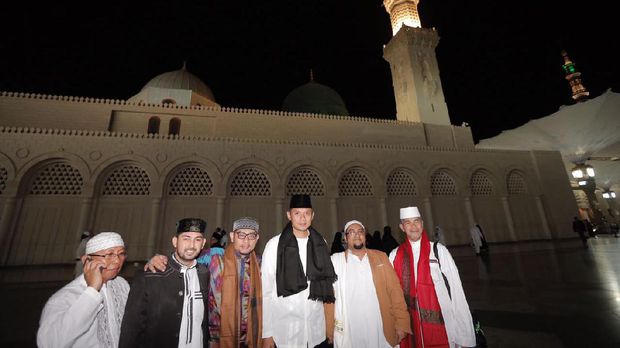 Agus Yudhoyono Kunjungi Masjid Nabawi di Masa Tenang Pilgub DKI Jakarta
