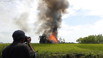 Kesaksian Wartawan BBC di Rakhine : Saya Lihat 1 Desa Sengaja Dibakar