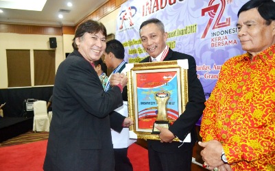 Berkiprah 34 Tahun, Kepala Syahbandar Manado Dianugerahkan Penghargaan