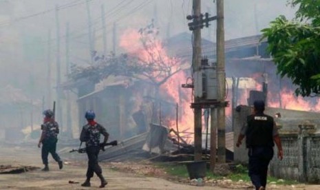 Begini Penampakan Rumah- Rumah Warga Rohingya Yang Hangus Dibakar