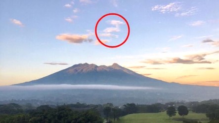 Unggah Foto Awan di Gunung Salak, Ibu Hj. Ani Yudhoyono : Seperti Angka 14